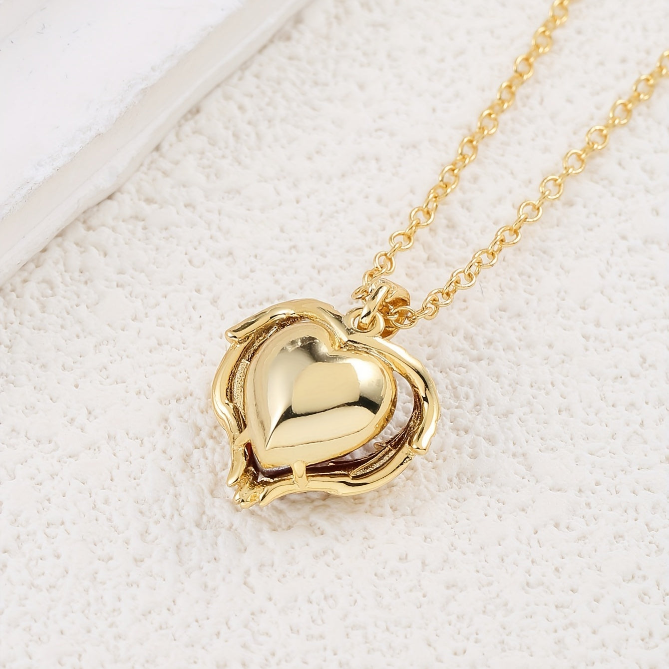 Gouden hartjes ketting met rode zirkonia – 18K Verguld