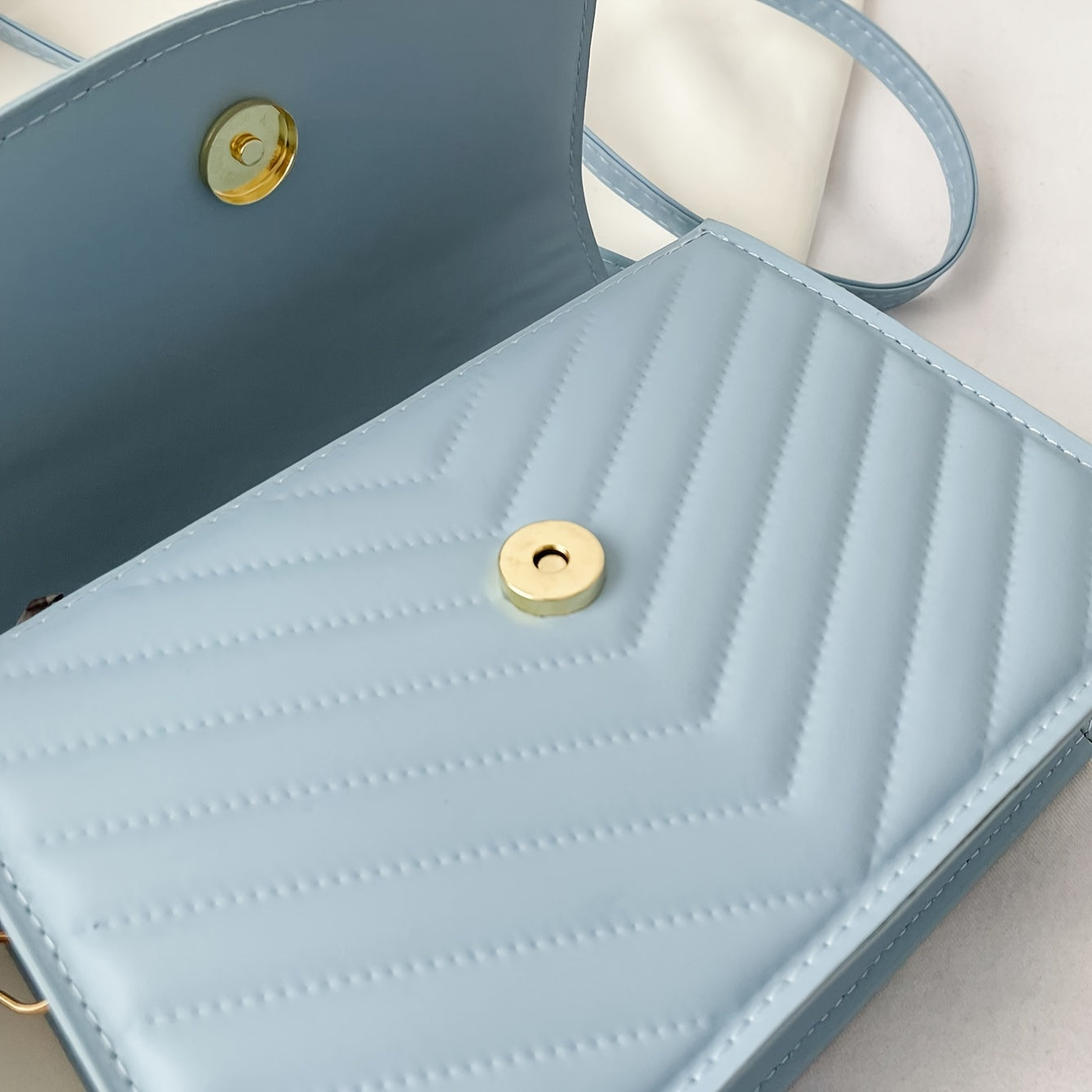 Crossbody tas dames – stijlvol met vlinder detail
